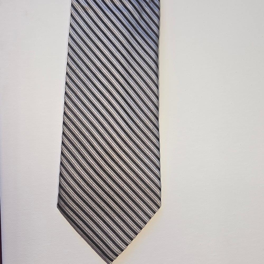 Chaps Mens Silk Necktie Silver Gray Black Diagonal Striped Formal Business Tie - Picture 2 of 3